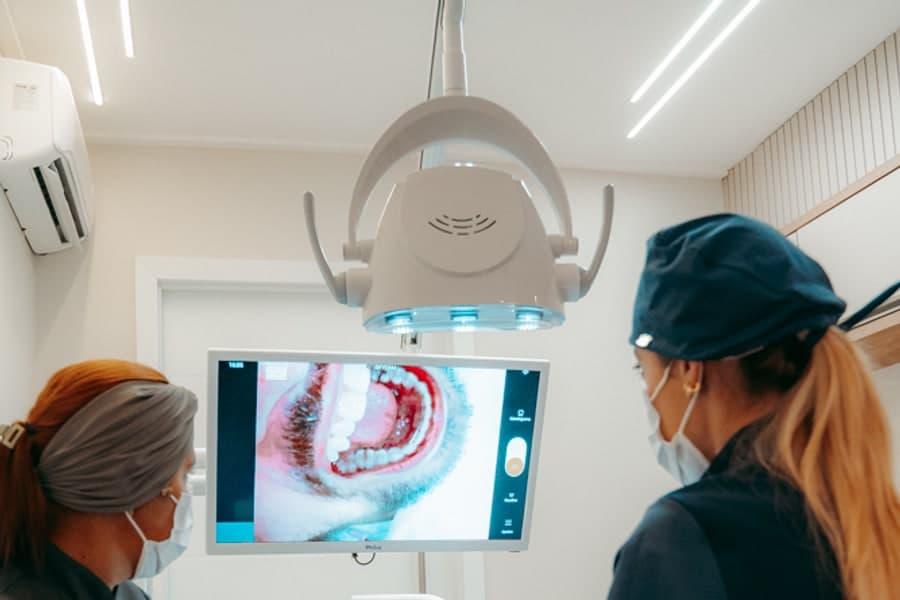 Scanner intraoral em uso na OralClin